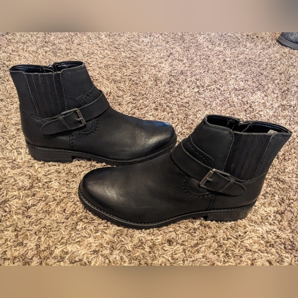 Clarks Women's Clarkwell Strap Boots - Picture 5 of 10